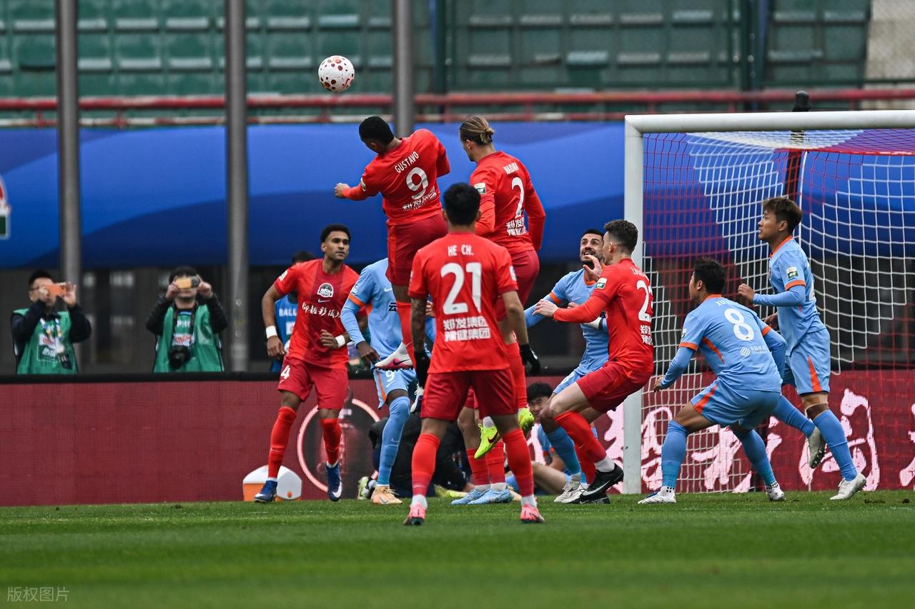 开云登录入口-辽宁铁人后，又一争冠队倒下，球迷：不愧是河南队，专治各种不服